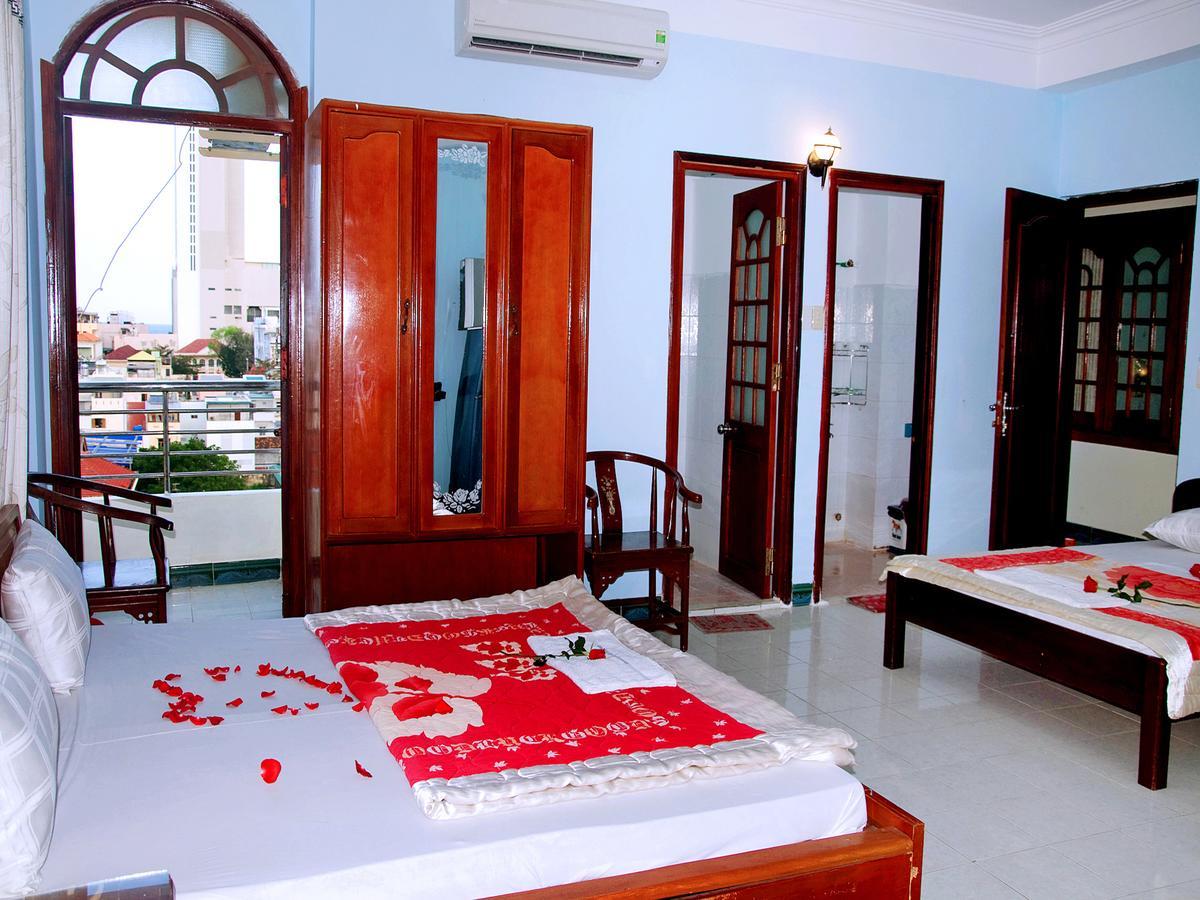 Queen 3 Hotel Nha Trang Esterno foto