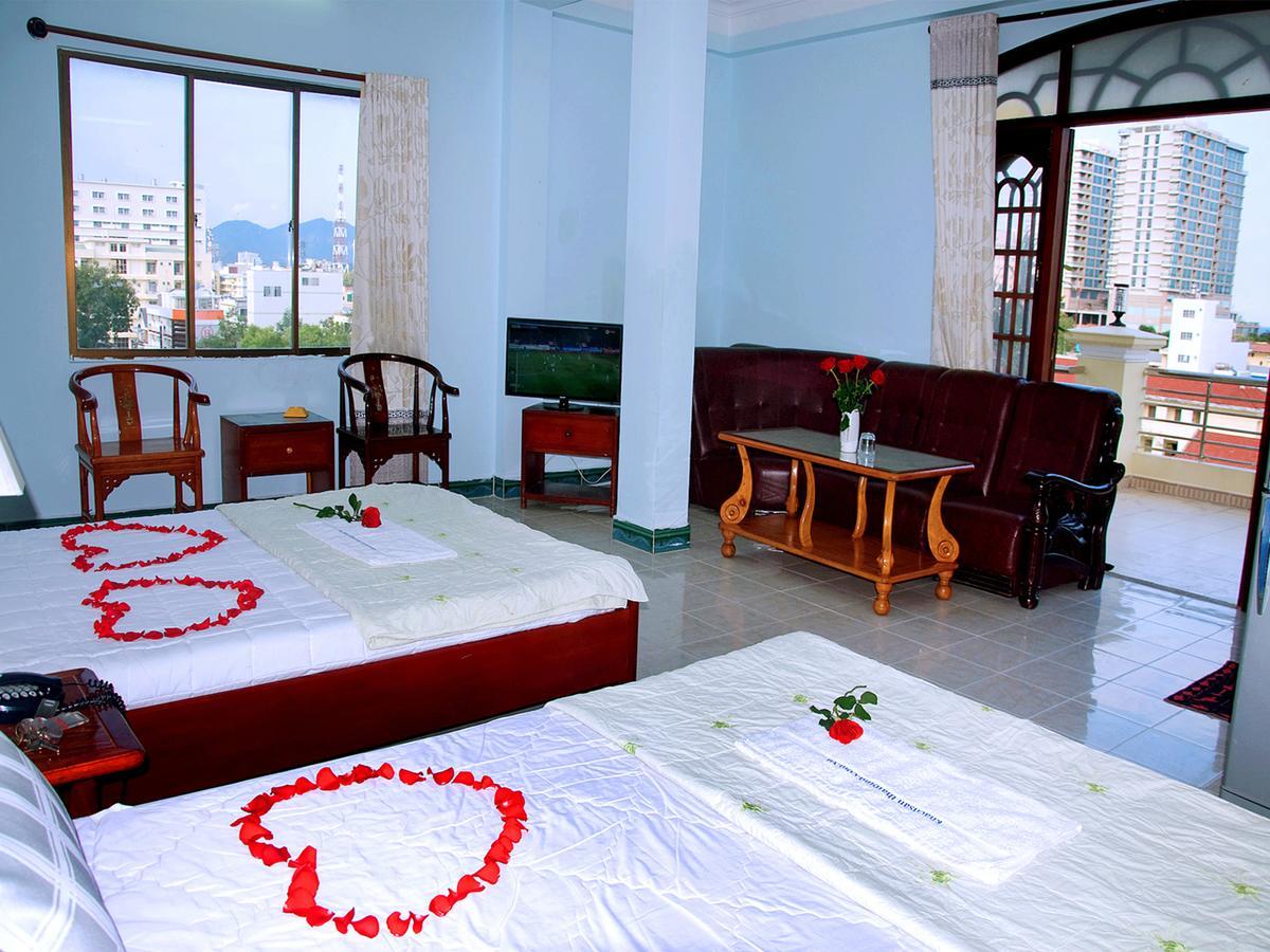 Queen 3 Hotel Nha Trang Esterno foto